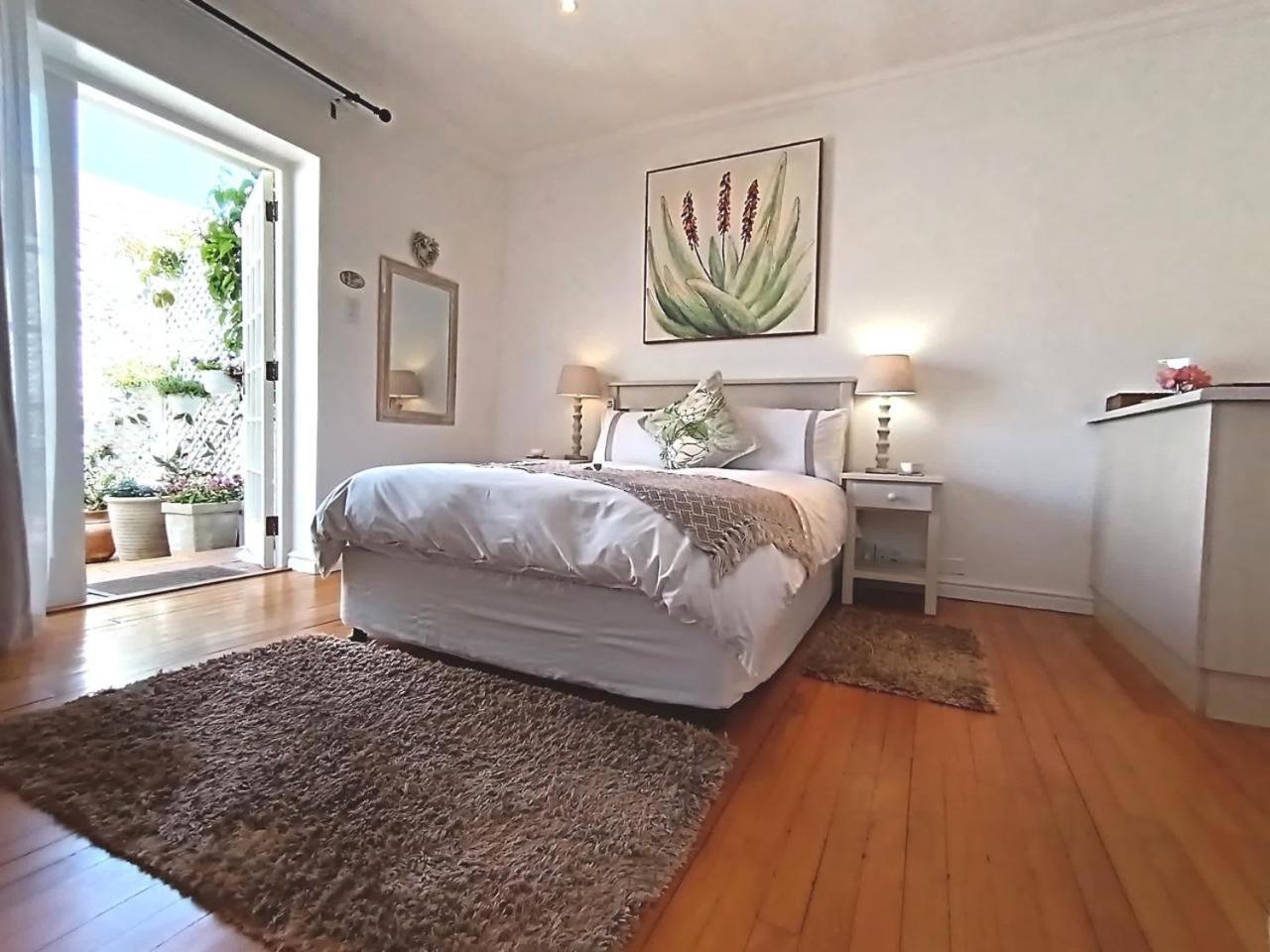 On The Bay Bed and Breakfast Port Elizabeth Exteriör bild